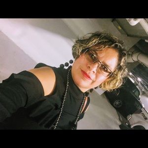 Meet your Posher, Violet